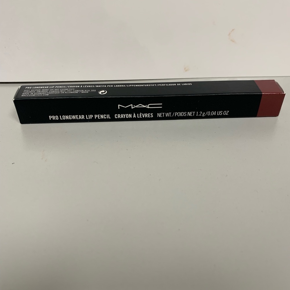 MAC lip liner absolutely it NIB